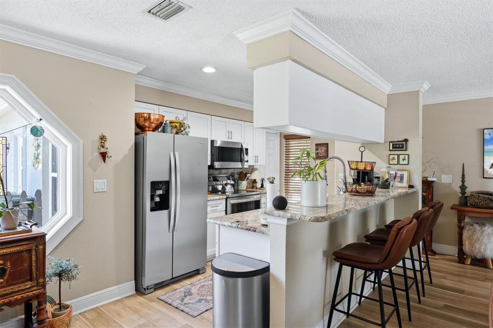 Kitchen Luxury vinyl floors - 3828 EASTON ST, SARASOTA