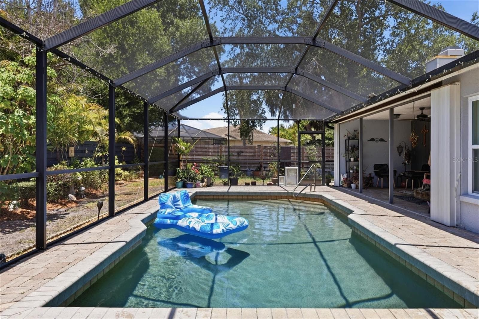 Screened pool ,Pool is pebble tec - 3828 EASTON ST, SARASOTA
