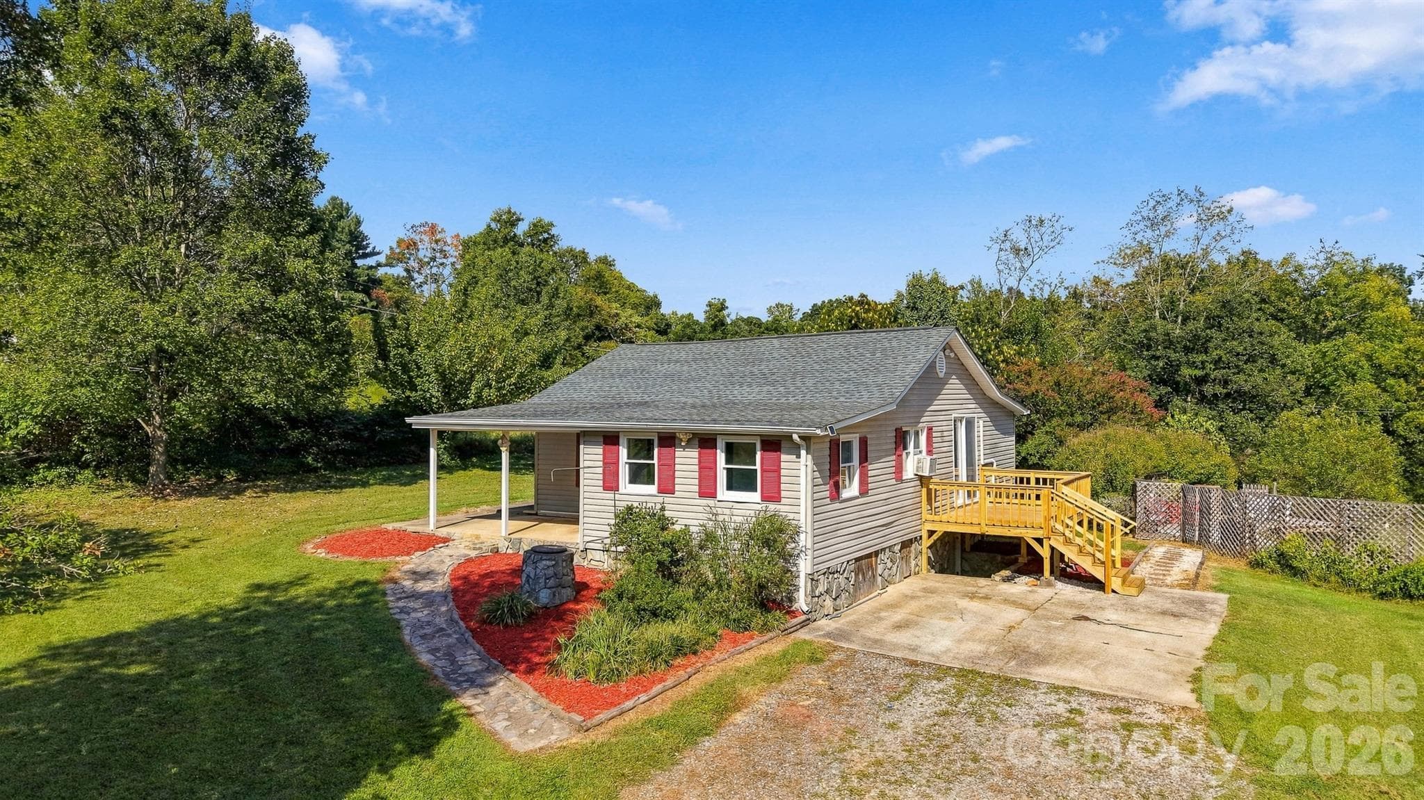 Single Family Residence at 3860 Pickle Williams Lane, Granite Falls, photo 4 of 67