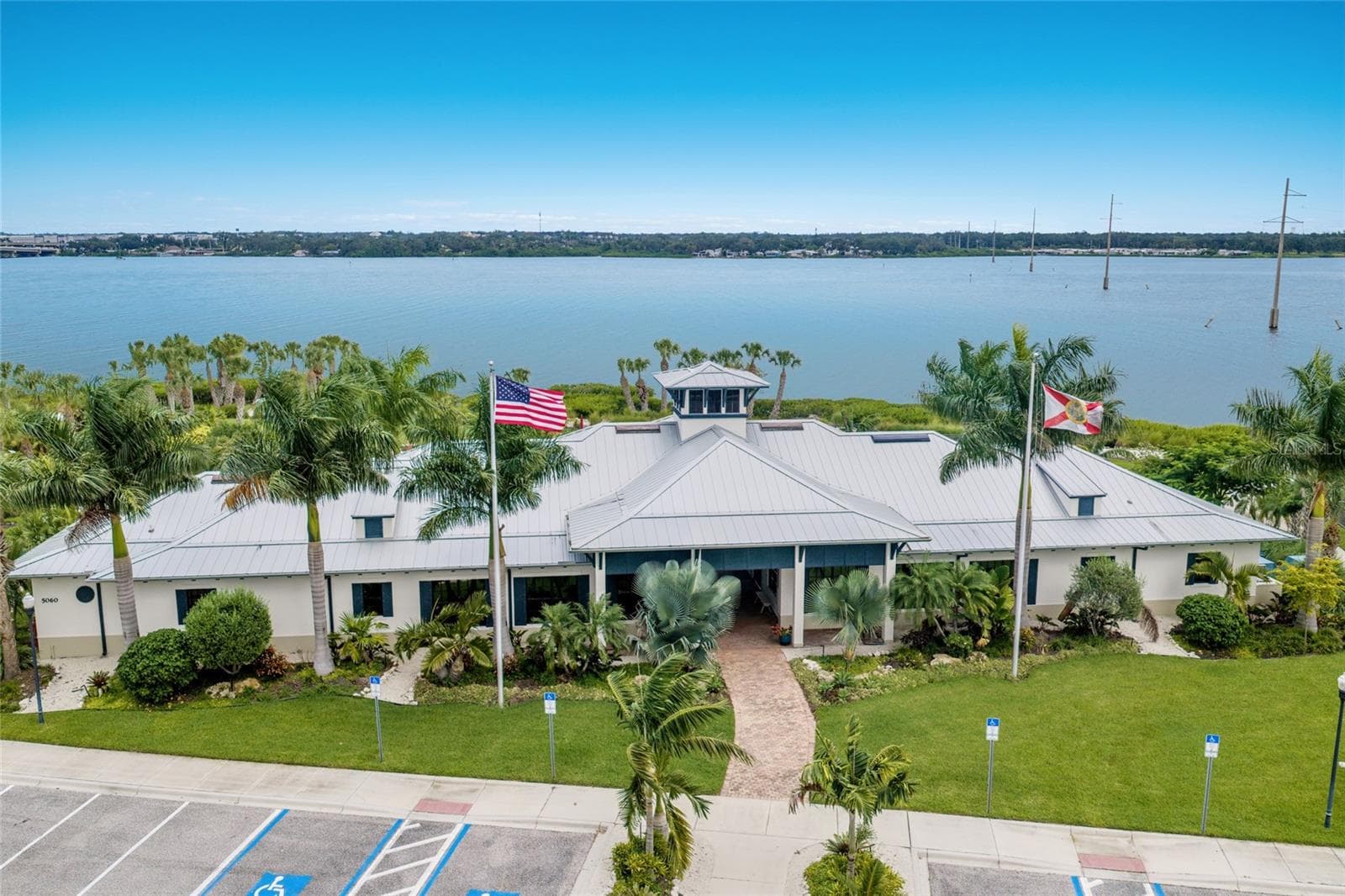 Single Family Residence at 921 RIVERSCAPE ST, BRADENTON, photo 46 of 89