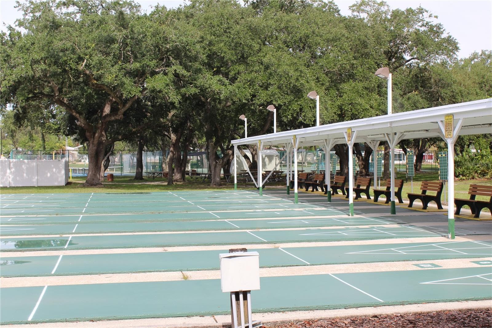 Shuffleboard Courts - 12 SADDLEBAG TRL, LAKE WALES