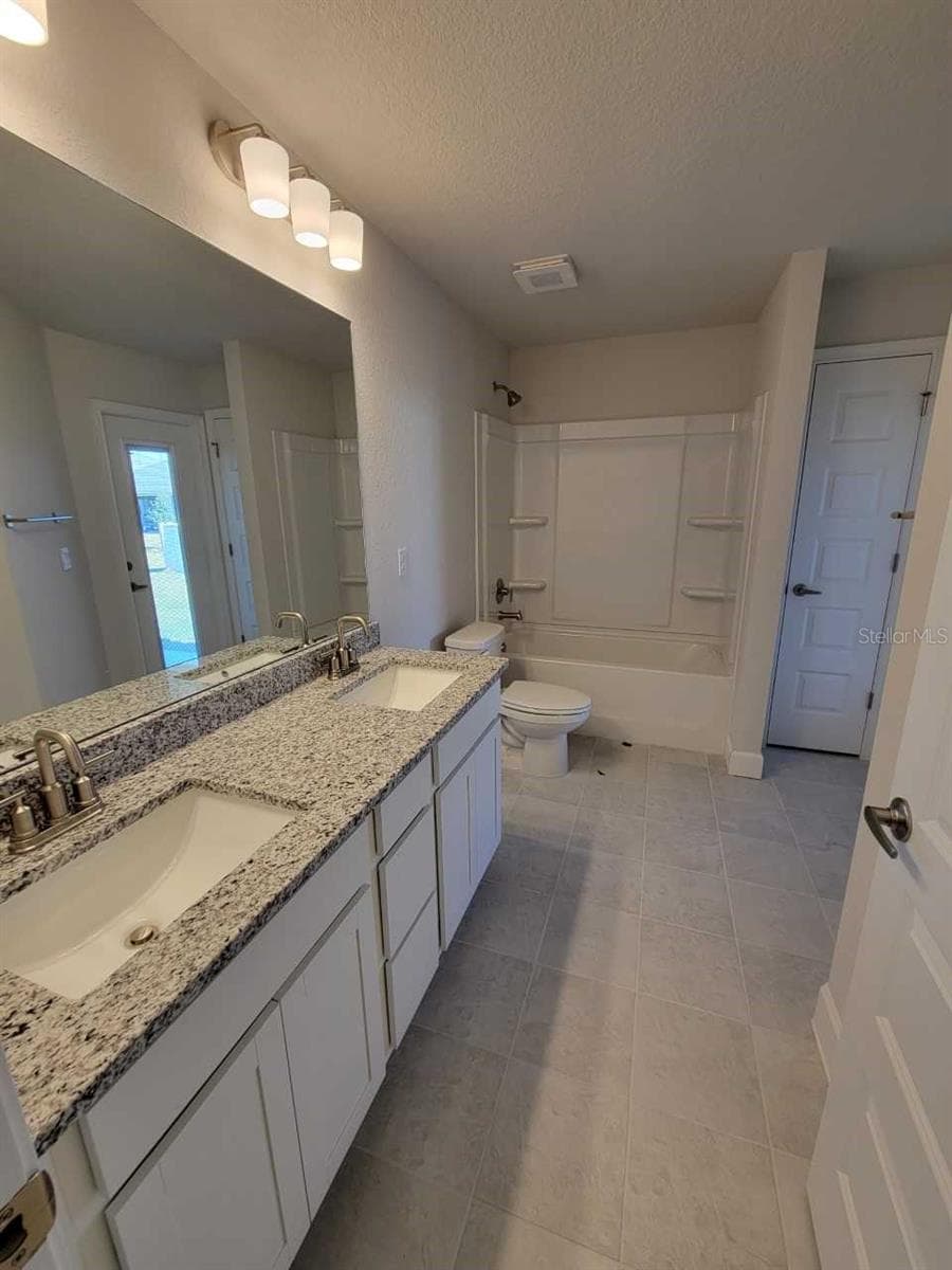 Picture of similar home for illustrative purposes only! Colors and features will vary! - 8668 SW 125TH TER, DUNNELLON