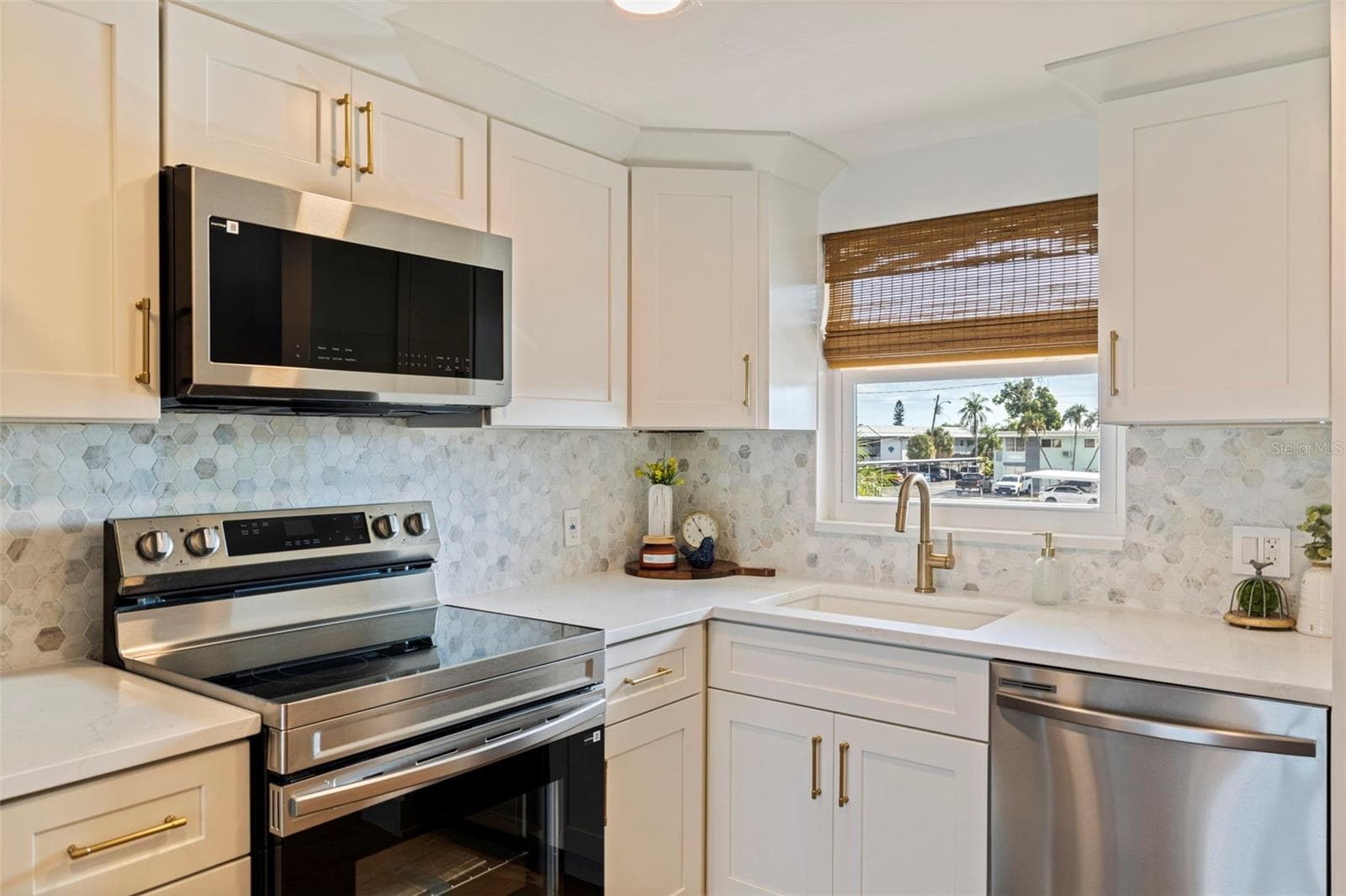 Condominium at 1847 SHORE DR S #202, SOUTH PASADENA, photo 2 of 47