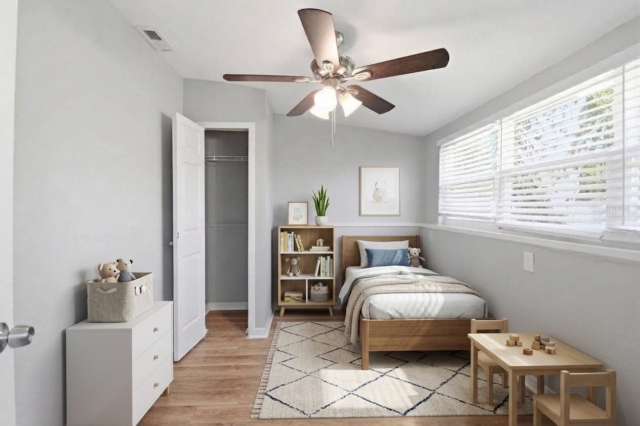 Virtually Staged - 833 61ST AVE NE, ST PETERSBURG