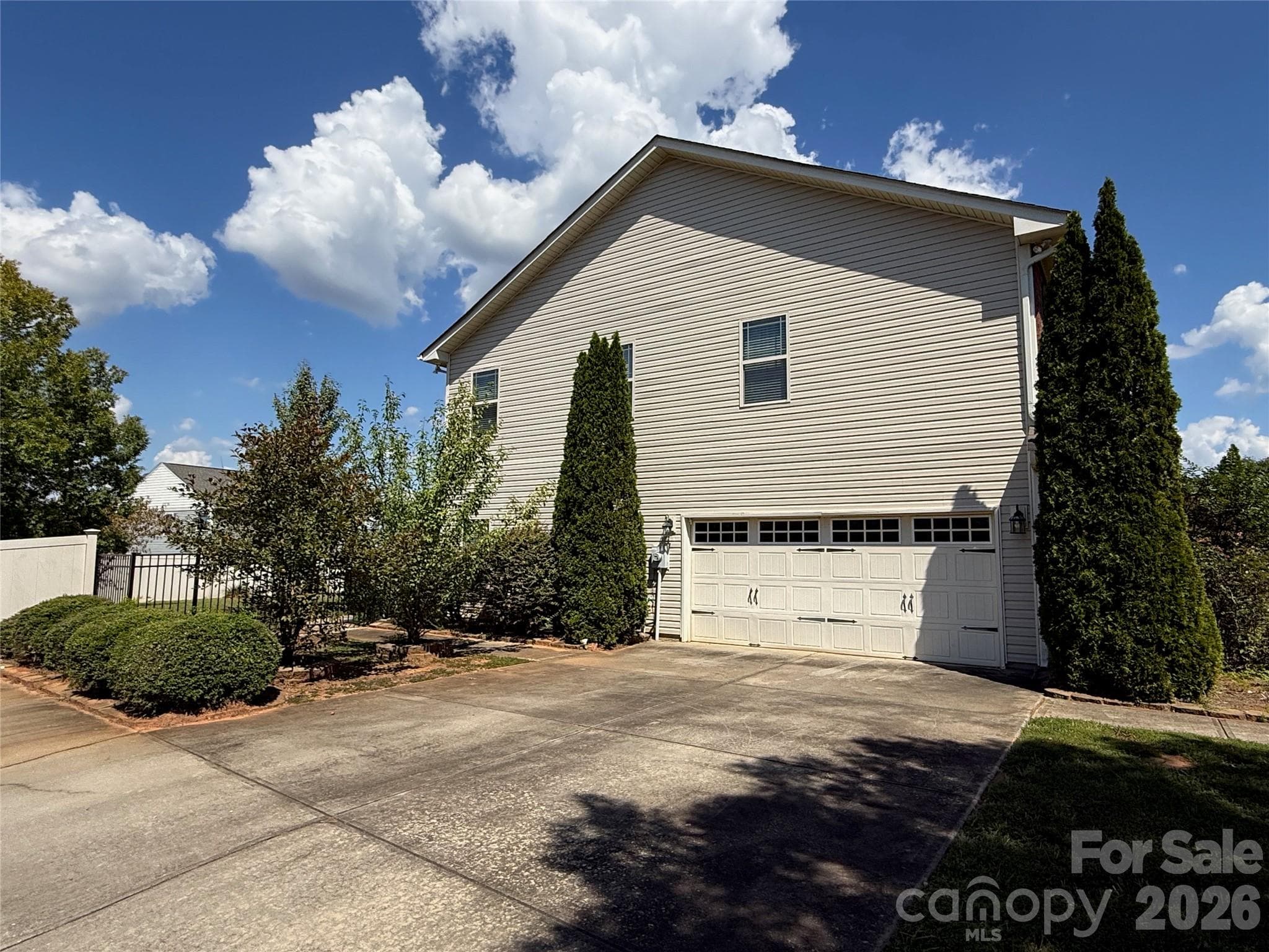 Single Family Residence at 105 Jobe Drive, Statesville, photo 3 of 27