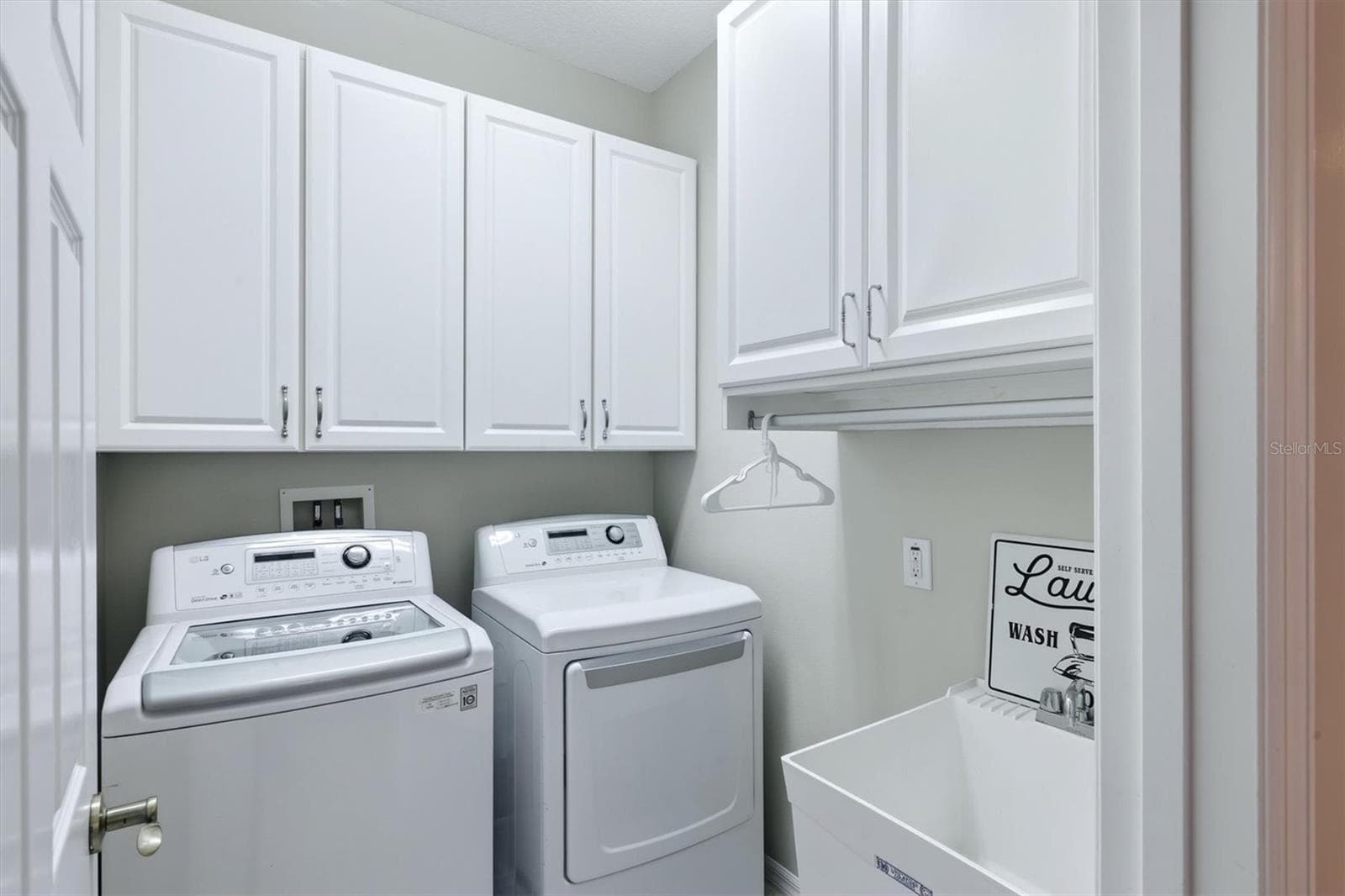 Laundry Room W Sink - 8138 VICTORIA FALLS CIR, SARASOTA