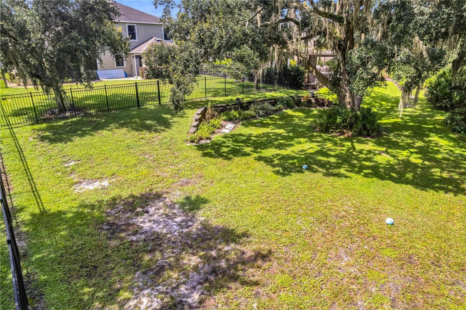 Single Family Residence at 7931 HAMPTON LAKE DR, TAMPA, photo 6 of 35