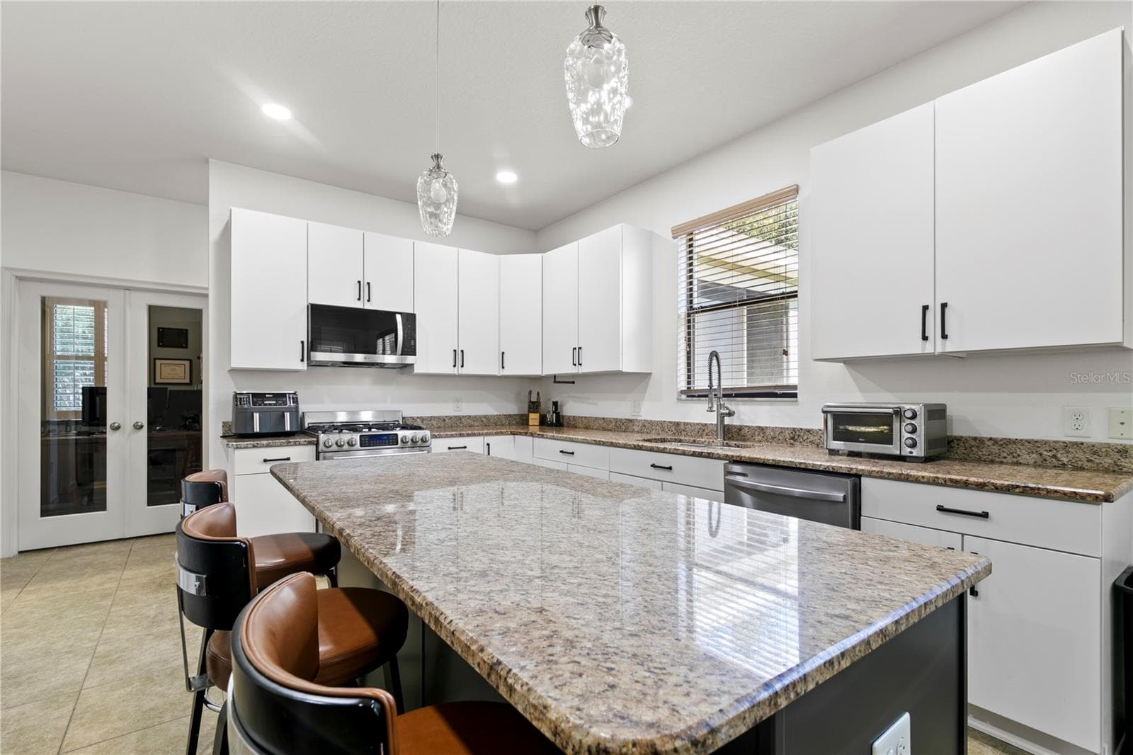 Single Family Residence at 7931 HAMPTON LAKE DR, TAMPA, photo 16 of 35