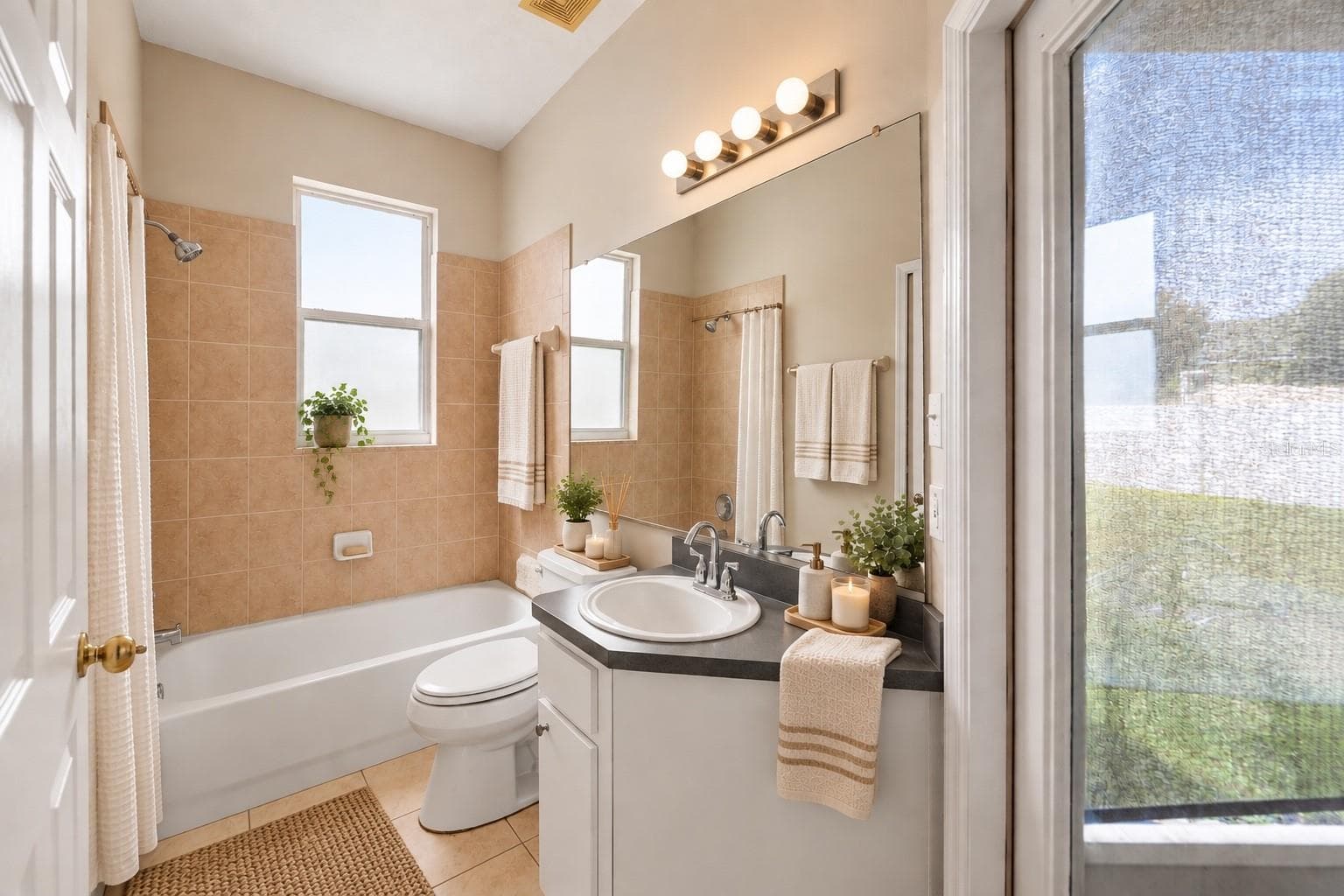 Staged Second Guest bathroom - 7040 FRASCATI LOOP, WESLEY CHAPEL