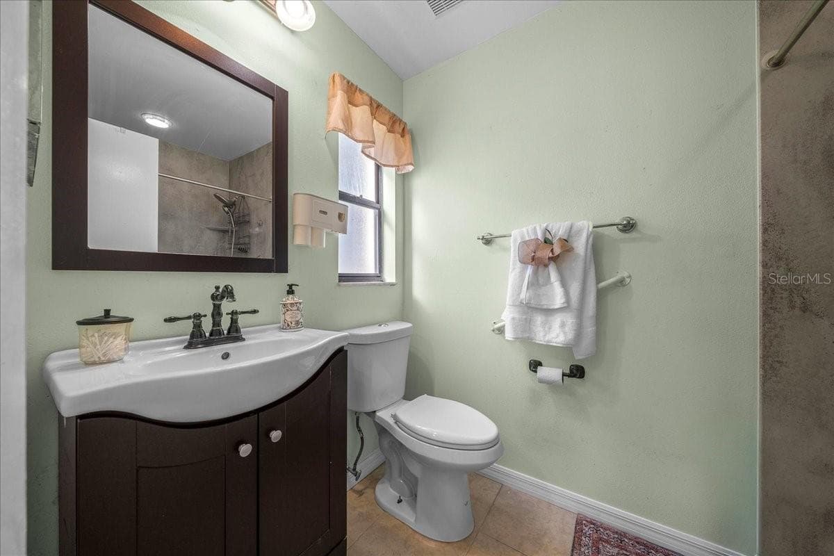 Primary Bathroom - 14993 SW 38TH CIR, OCALA