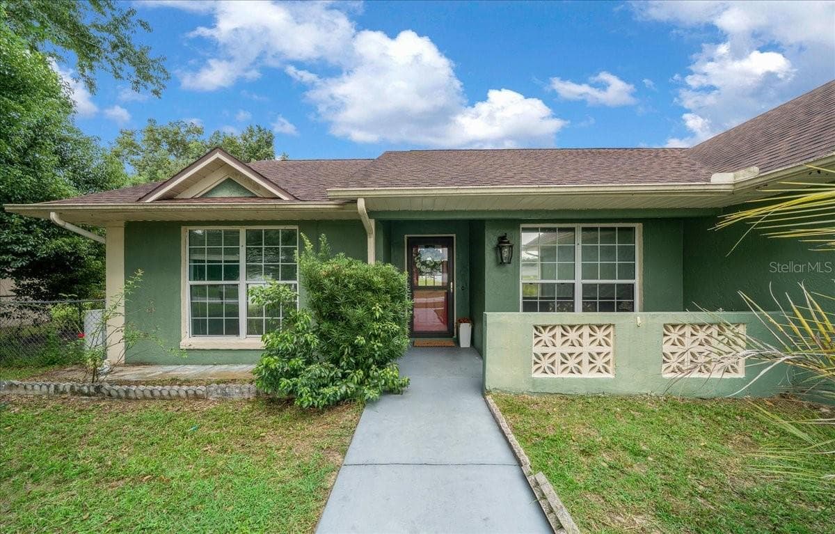 Front Entrance - 14993 SW 38TH CIR, OCALA