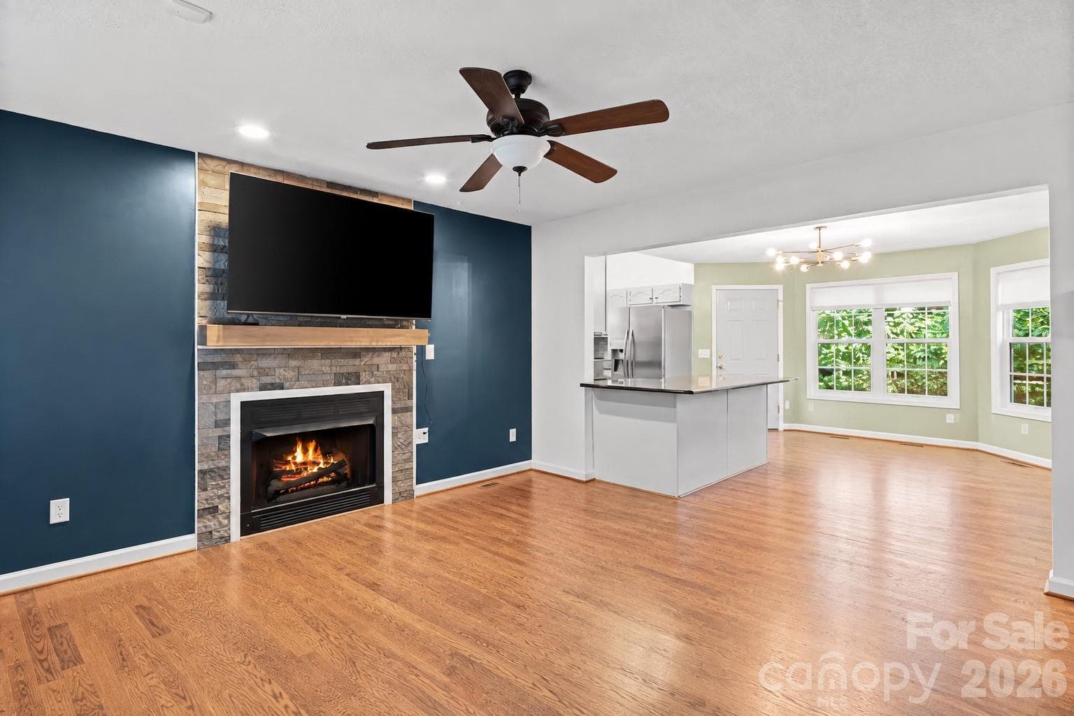 virtual staging living room without furniture - 28 Grove Garden Avenue, Candler