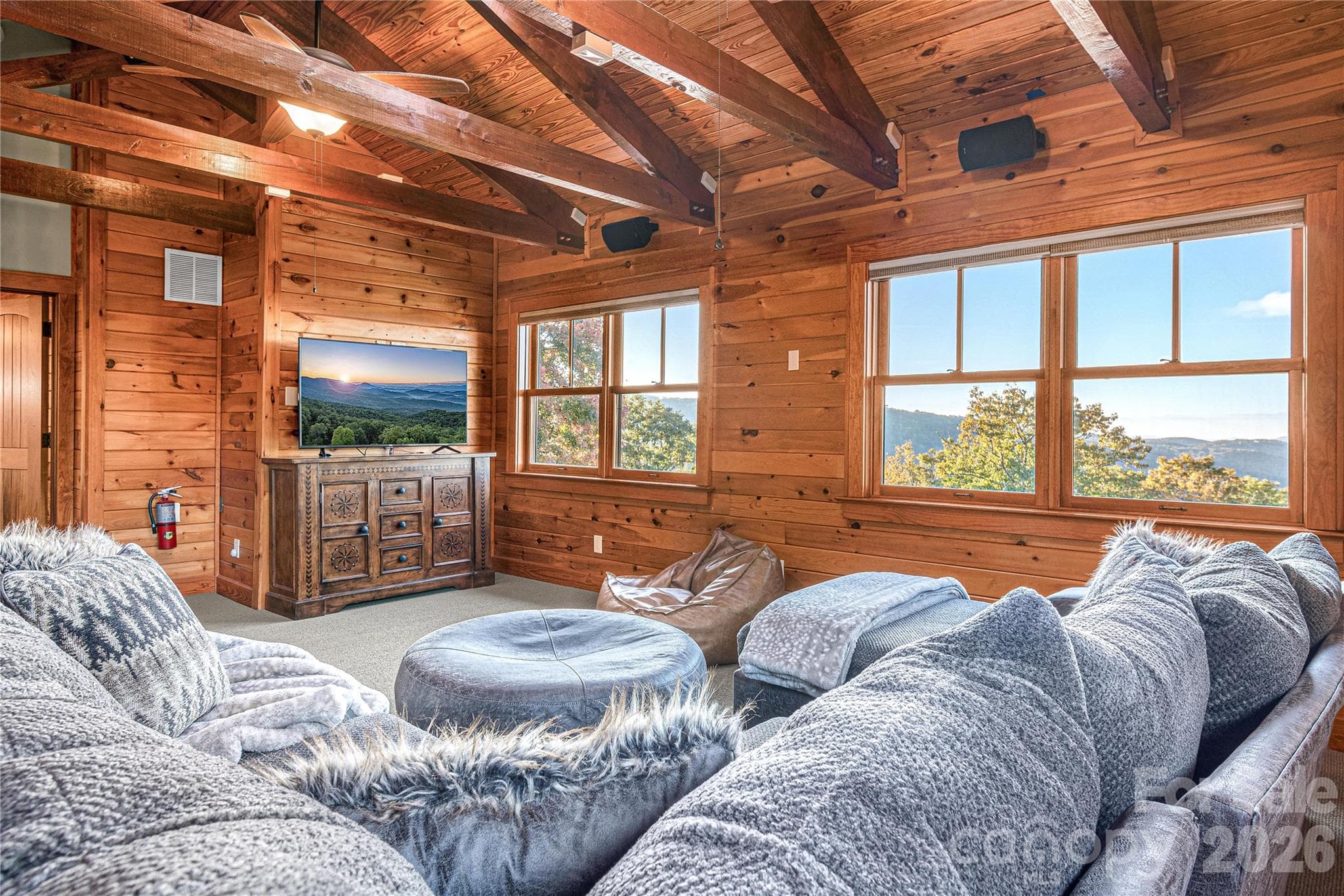 Upstairs loft - 419 Summit Trail, Banner Elk