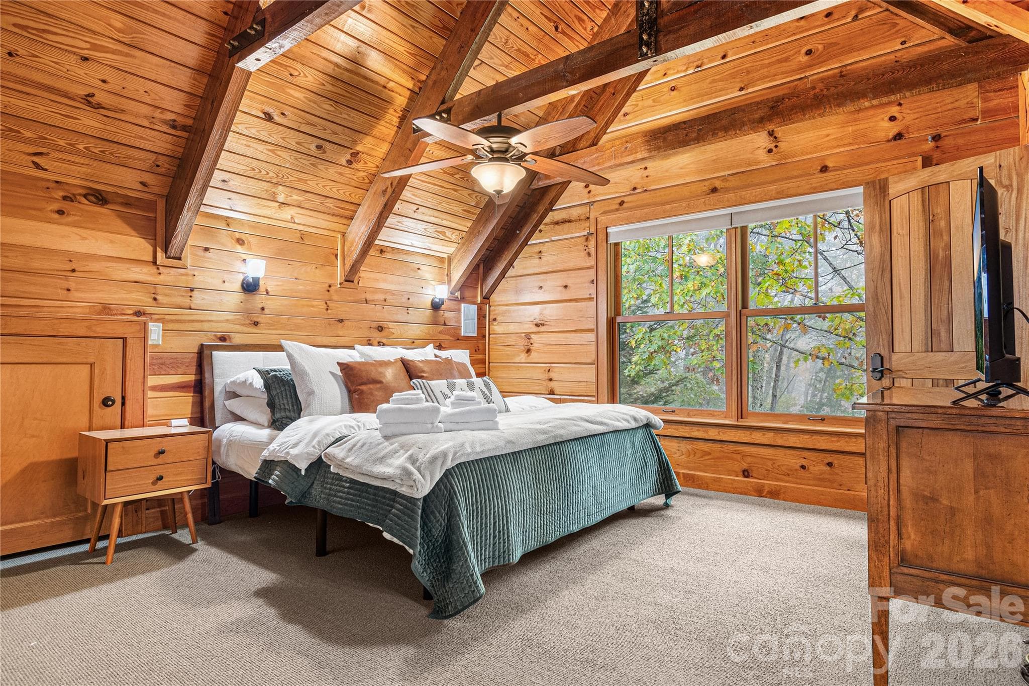Upstairs bedroom - 419 Summit Trail, Banner Elk