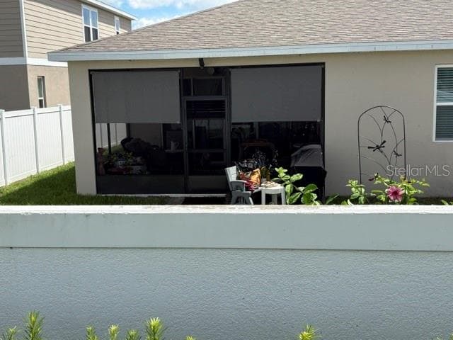 screen in patio - 918 HEIRLOOM DR, HAINES CITY