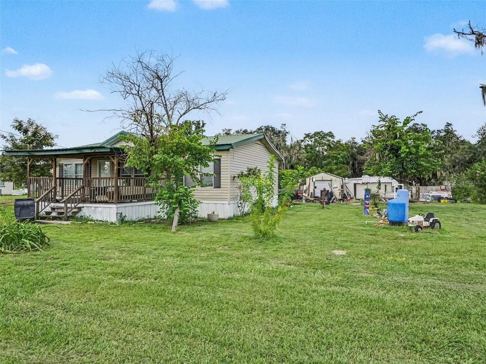 Manufactured Home at 11121 LITHIA PINECREST RD, LITHIA, photo 12 of 18
