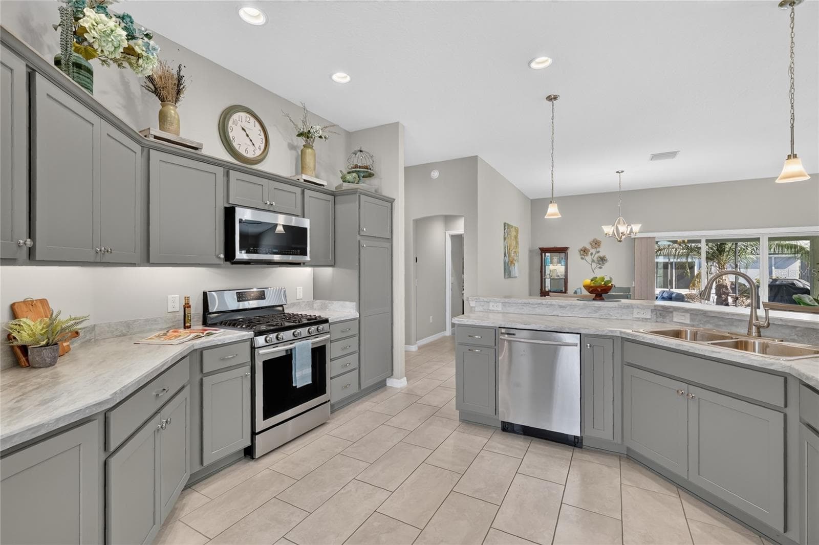 Single Family Residence at 5825 FLINT LOOP, THE VILLAGES, photo 21 of 47