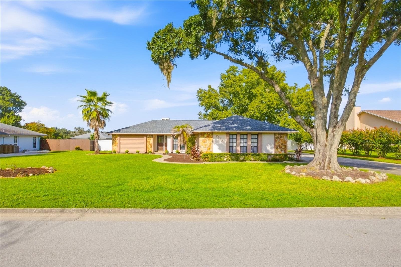 7926 W RIDGE POINTE DR