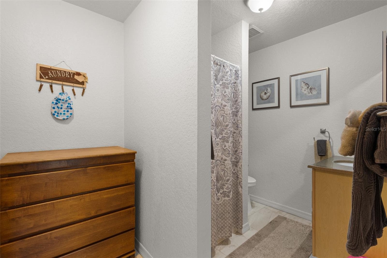 Primary bathroom - 15645 NW 46TH LN, CHIEFLAND