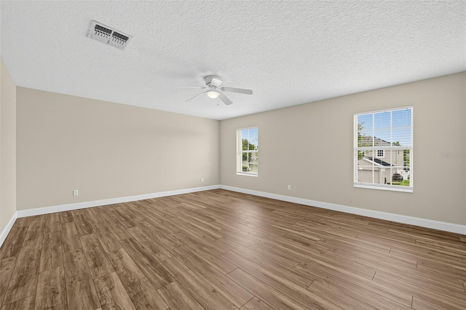 Single Family Residence at 10106 HIDDEN DUNES LN, ORLANDO, photo 7 of 27
