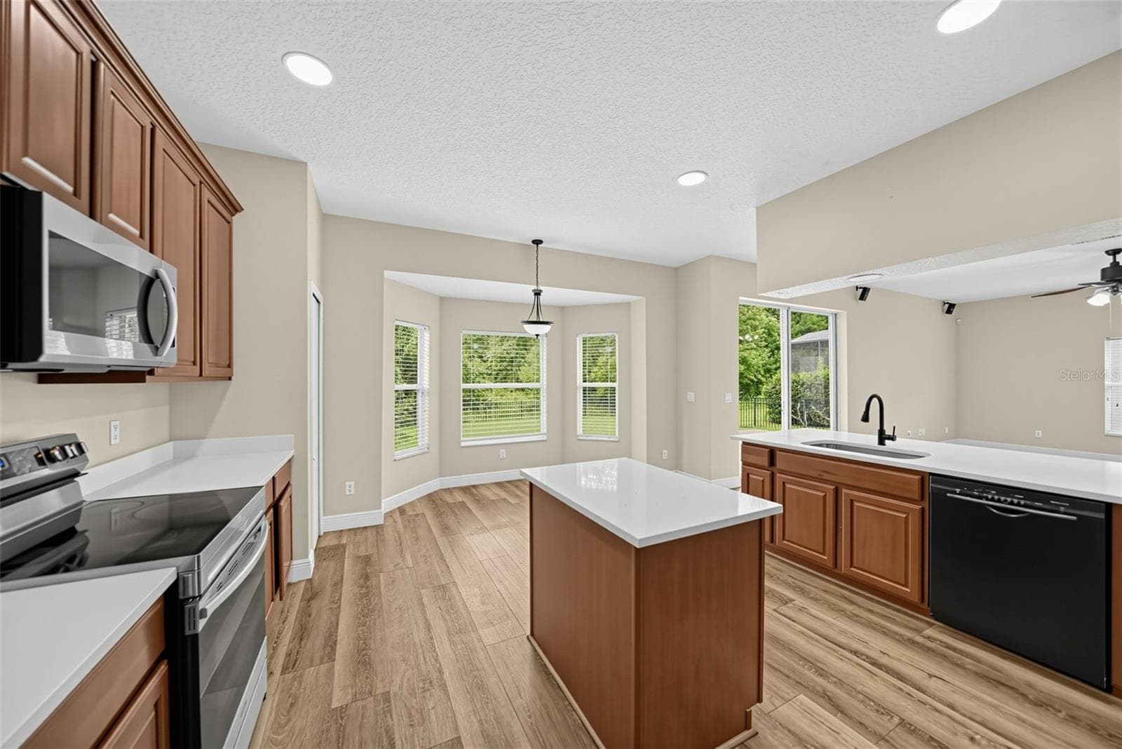 Single Family Residence at 10106 HIDDEN DUNES LN, ORLANDO, photo 9 of 27