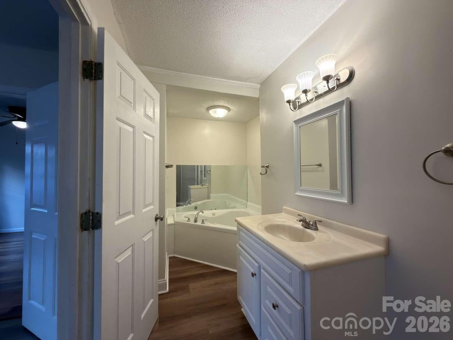 Single Family Residence at 2060 27th Avenue Drive NE, Hickory, photo 14 of 30
