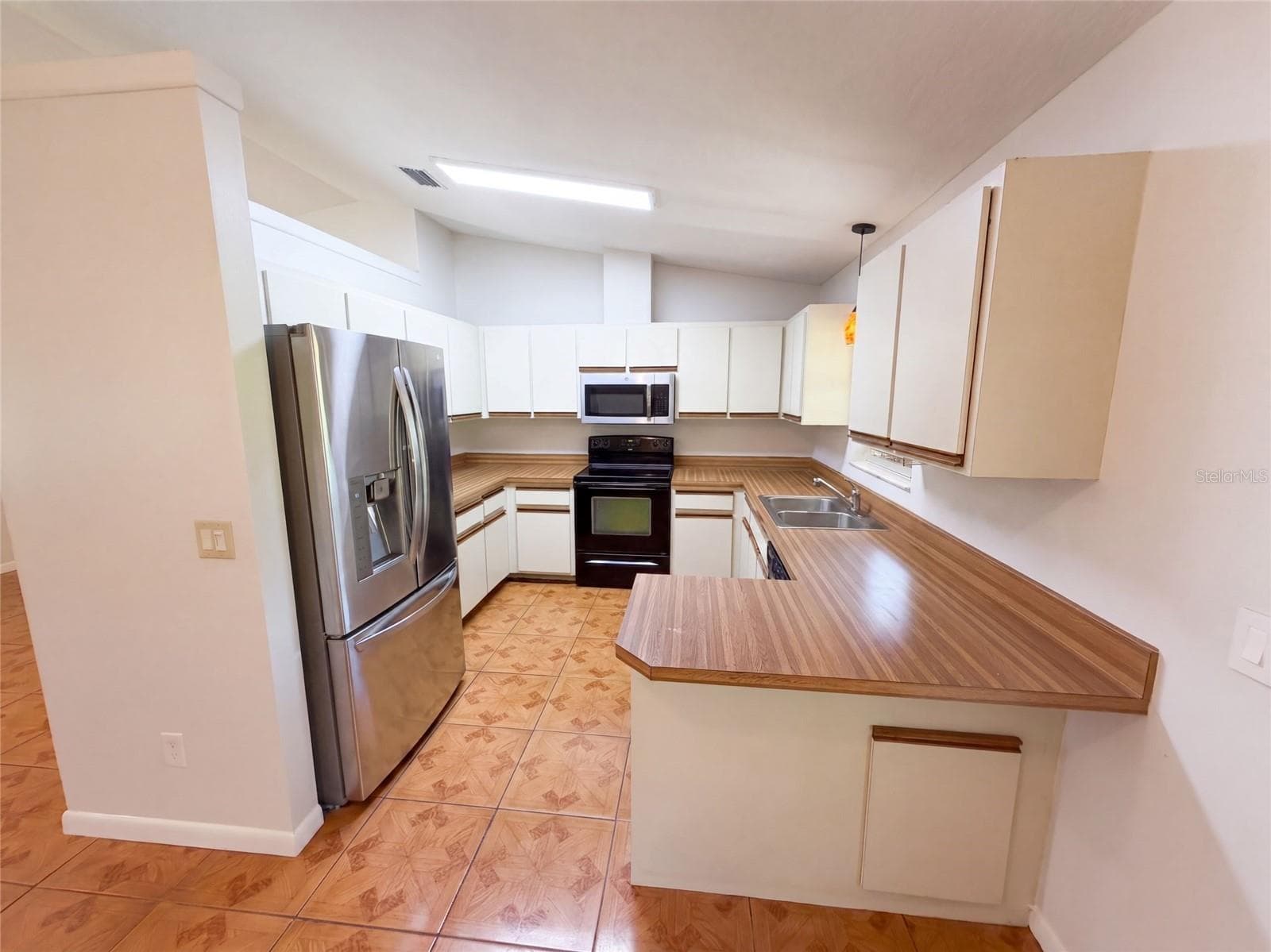 Single Family Residence at 1008 LYNBROOK ST NW, PALM BAY, photo 2 of 25