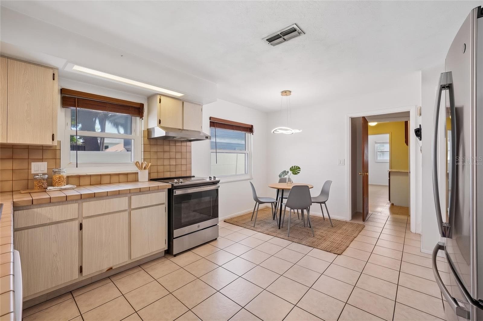 Virtually Staged - 144 8TH AVE N, ST PETERSBURG