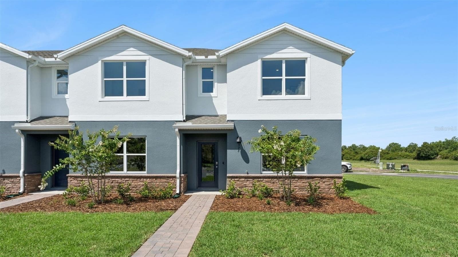 2225 RITA LN