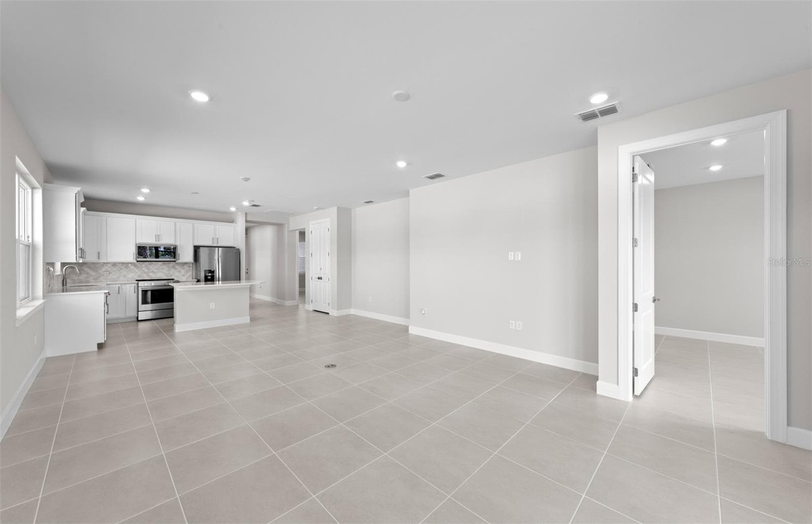 Villa at 6855 CALI CT, NOKOMIS, photo 15 of 25