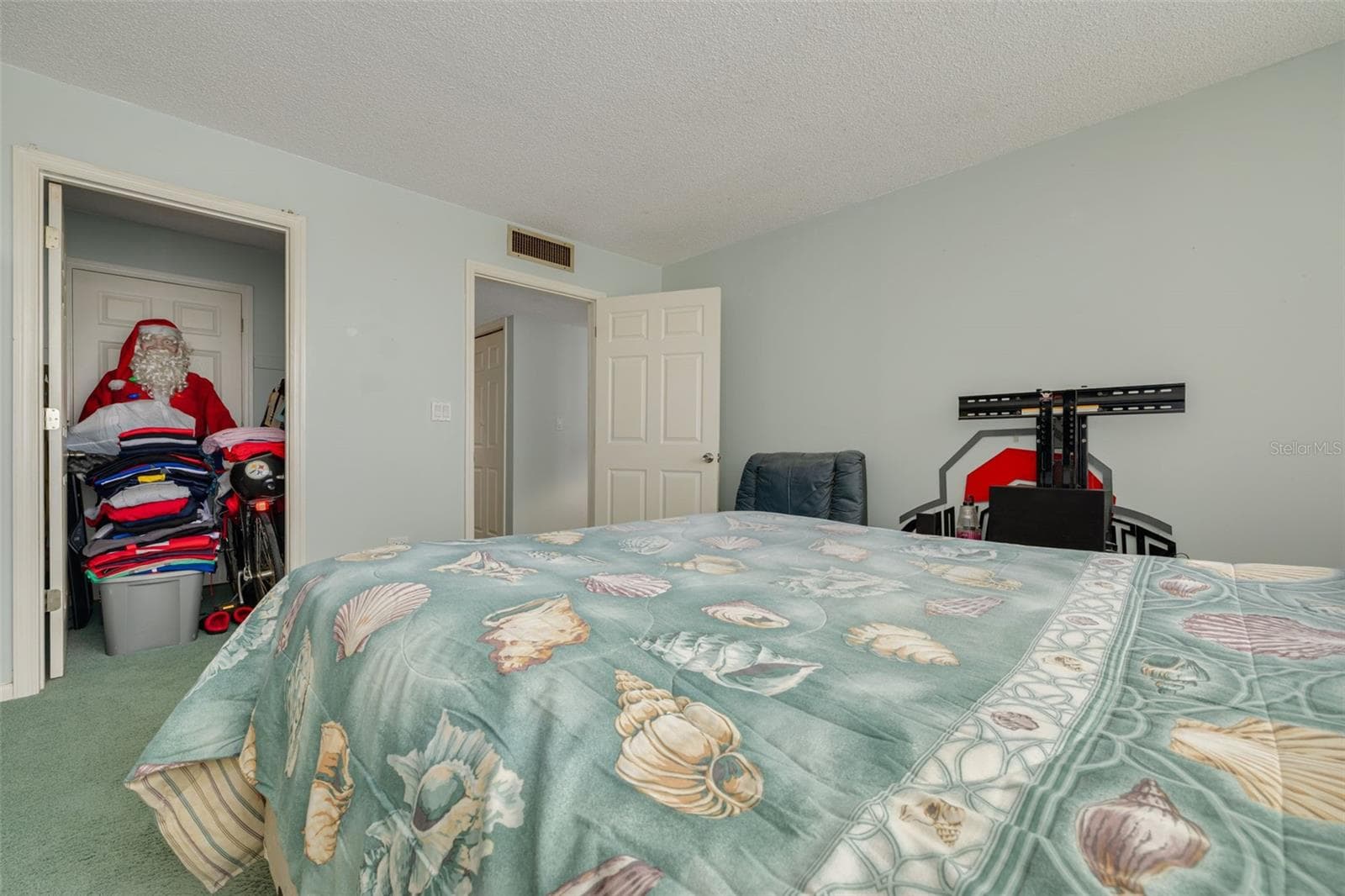 Condominium at 450 TREASURE ISLAND CSWY #201, TREASURE ISLAND, photo 18 of 30