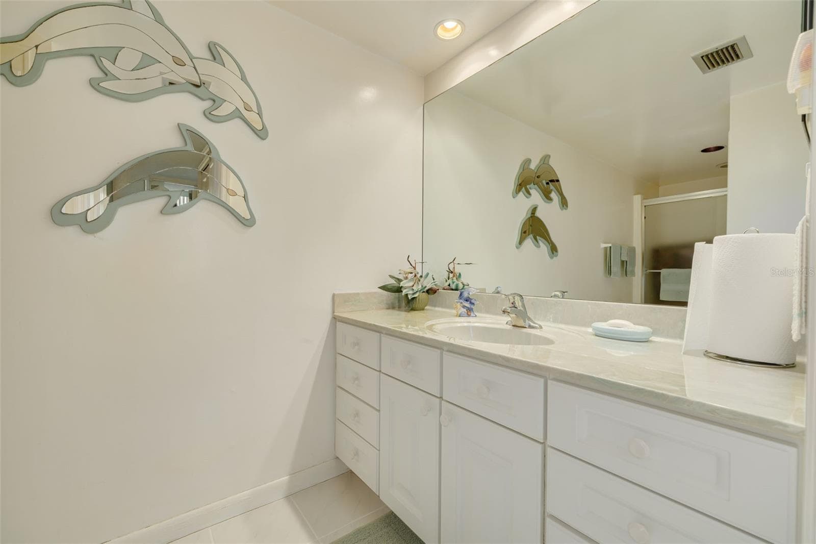 Condominium at 450 TREASURE ISLAND CSWY #201, TREASURE ISLAND, photo 19 of 30
