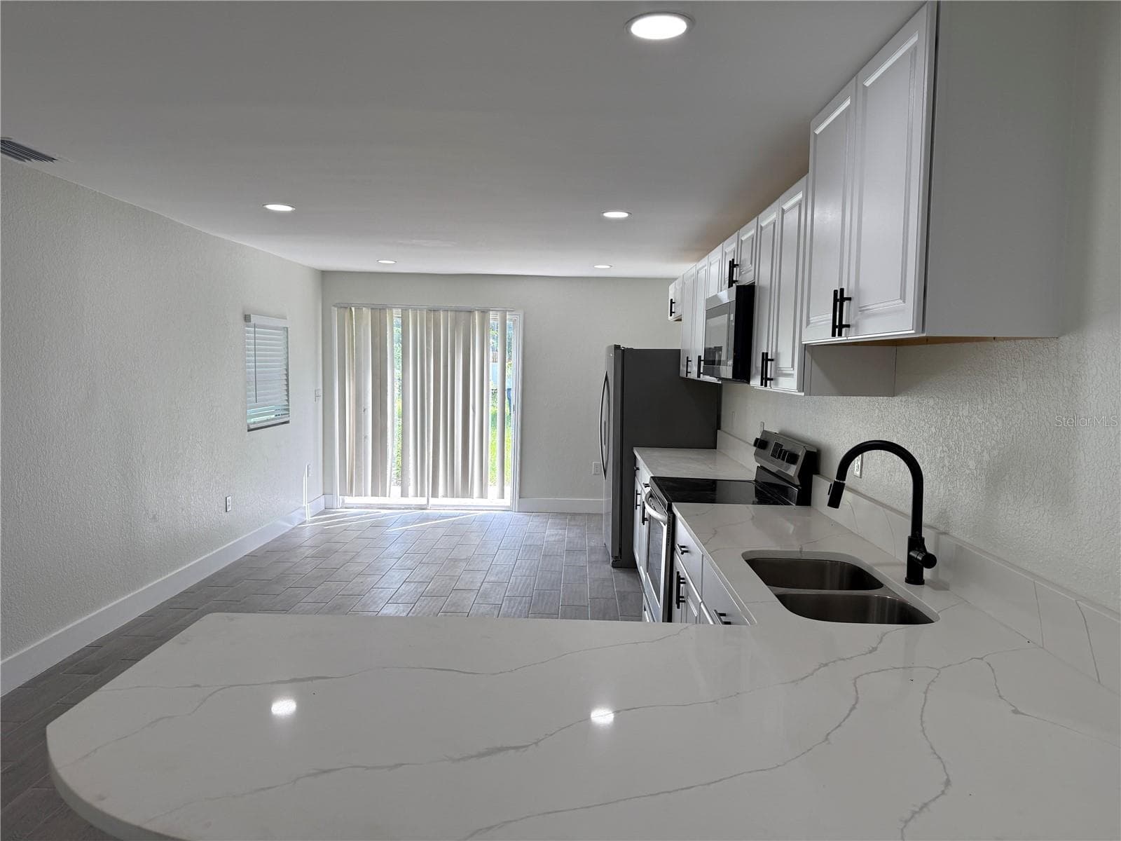 Single Family Residence at 3319 12TH STREET CT E, BRADENTON, photo 4 of 10