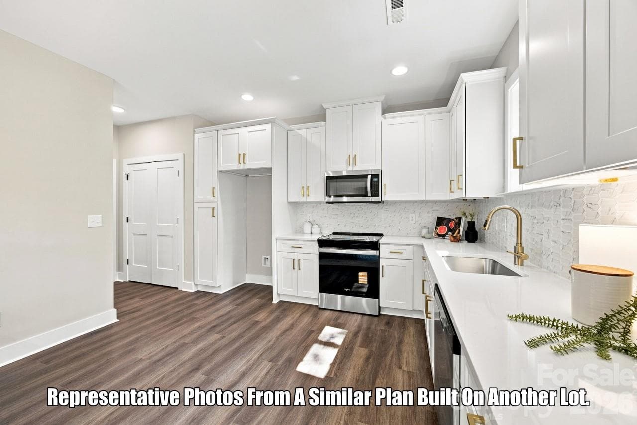 Single Family Residence at 2213 W Seventh Avenue, Gastonia, photo 8 of 27