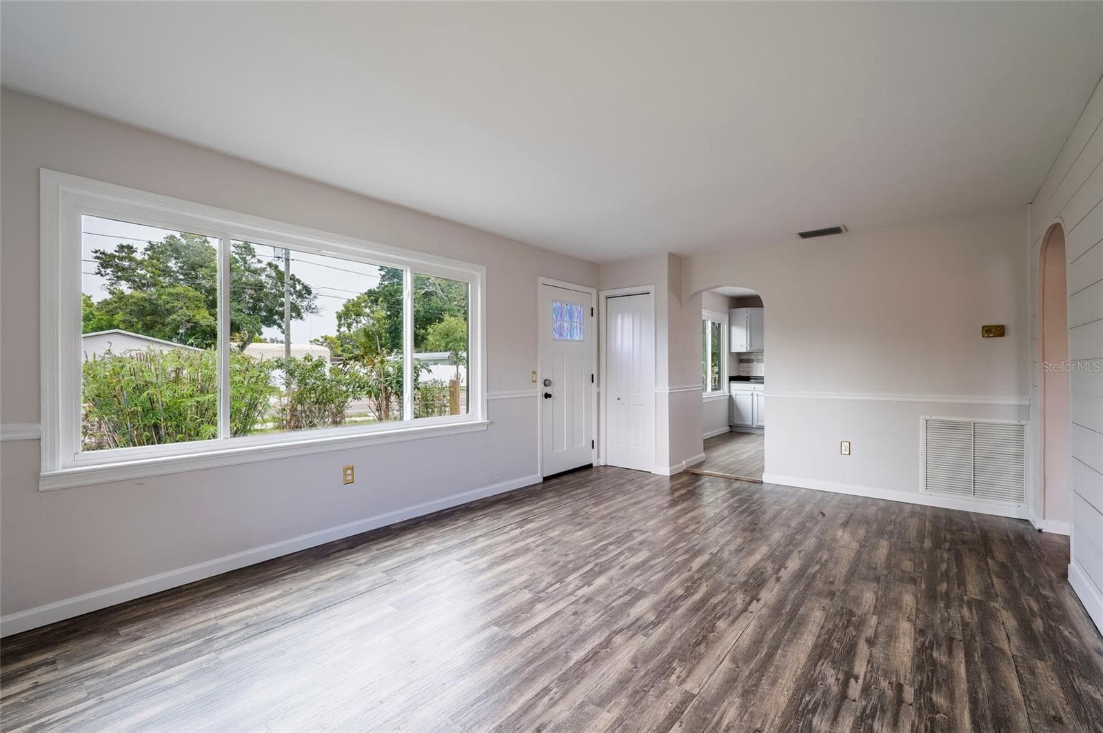 Single Family Residence at 1700 TROTTER RD, LARGO, photo 7 of 26