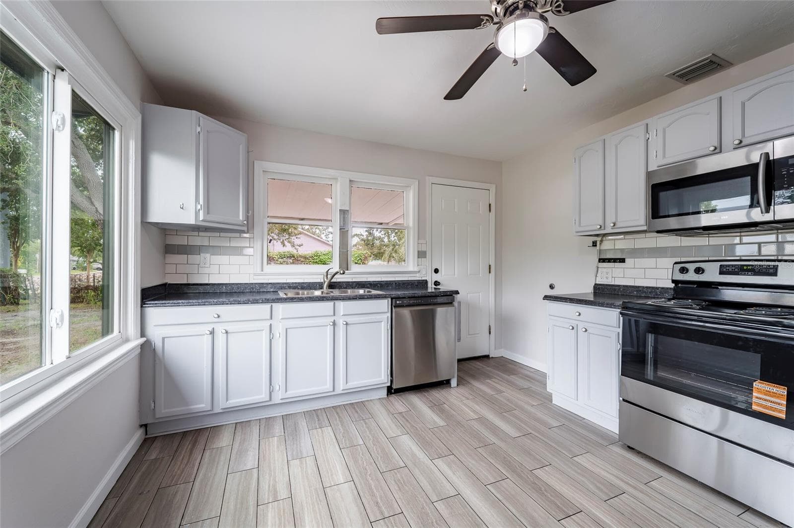 Single Family Residence at 1700 TROTTER RD, LARGO, photo 10 of 26