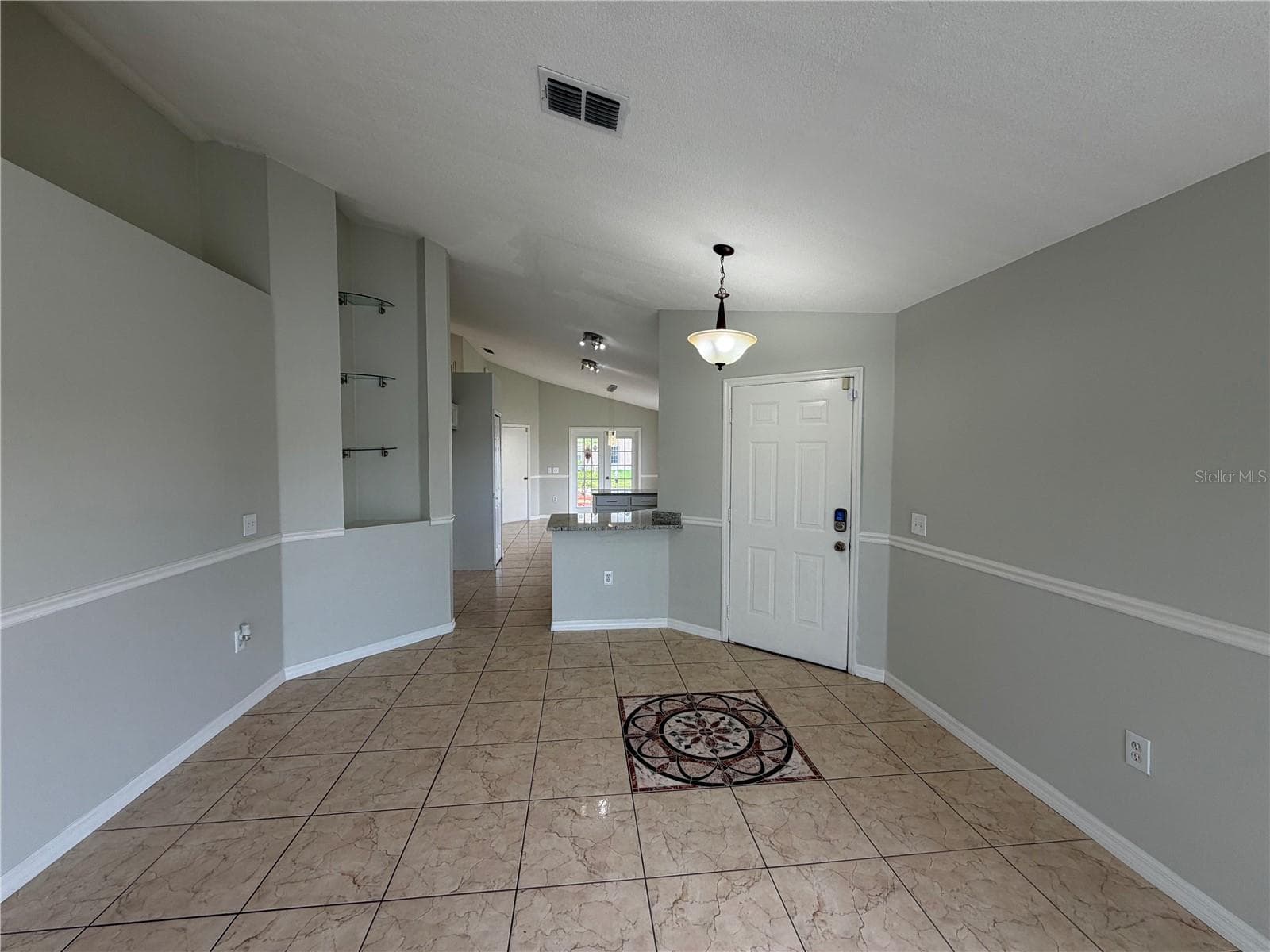 Single Family Residence at 225 SOUTHBRIDGE CIR, KISSIMMEE, photo 4 of 37