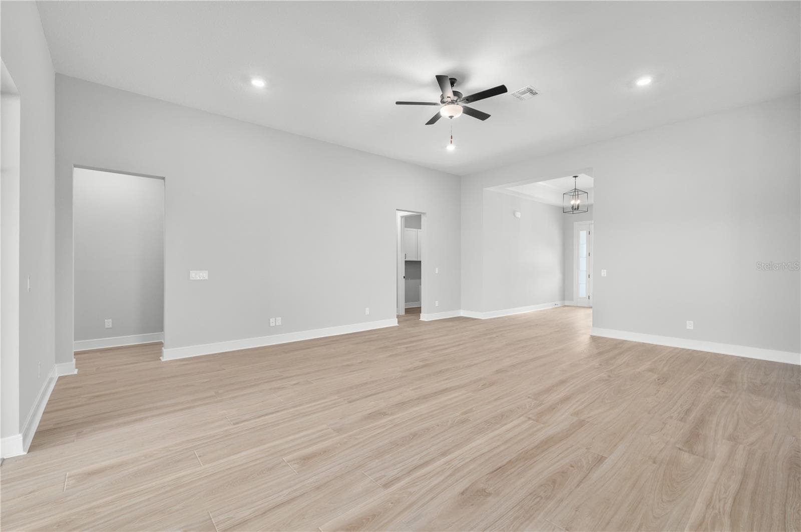 Comfortable spaces for guests and family. - 3840 SADDLE HILL TRL, FRUITLAND PARK