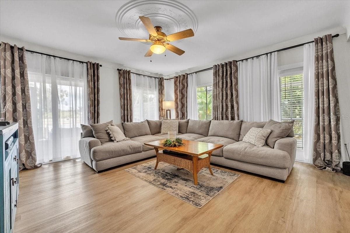 Single Family Residence at 2947 ARGYLE RD, VENICE, photo 13 of 62