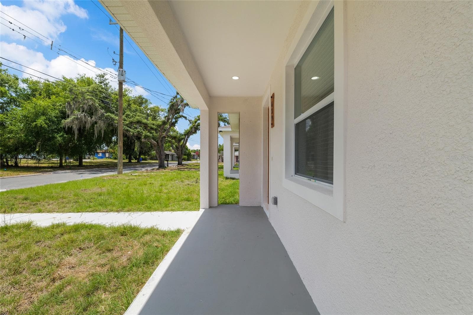 Single Family Residence at 639 W 9TH ST, LAKELAND, photo 4 of 25