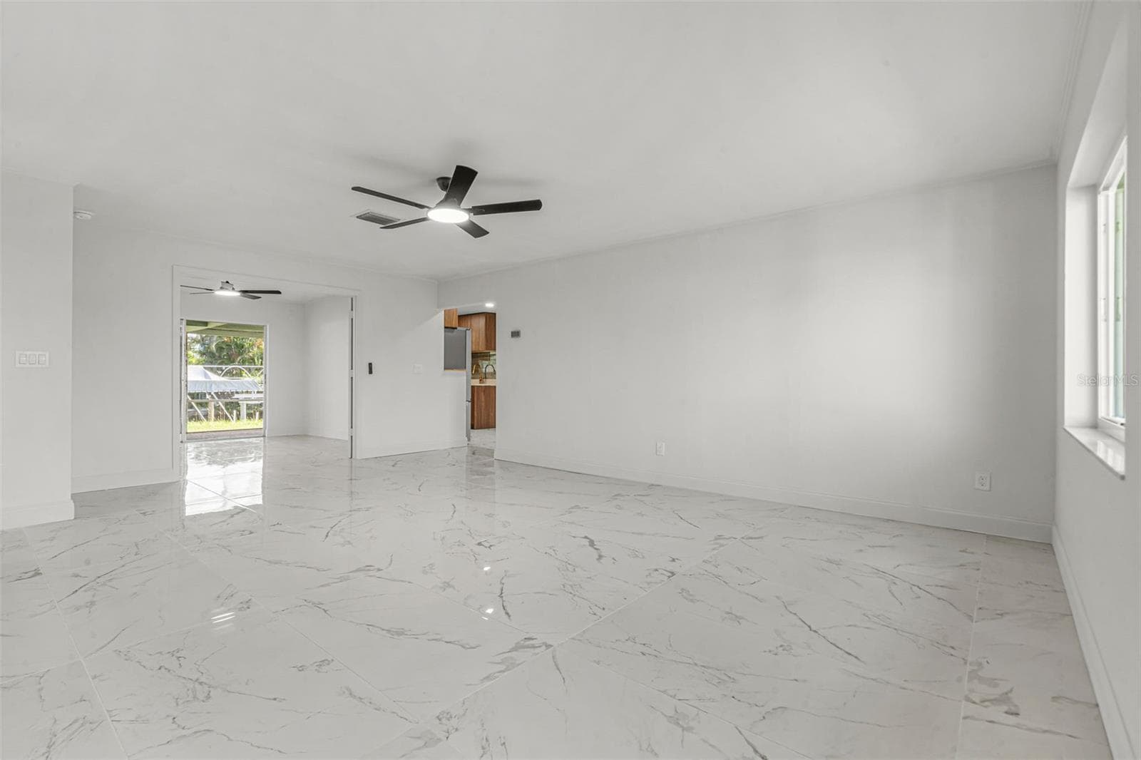 Single Family Residence at 4405 PINFISH LN, PALMETTO, photo 6 of 41