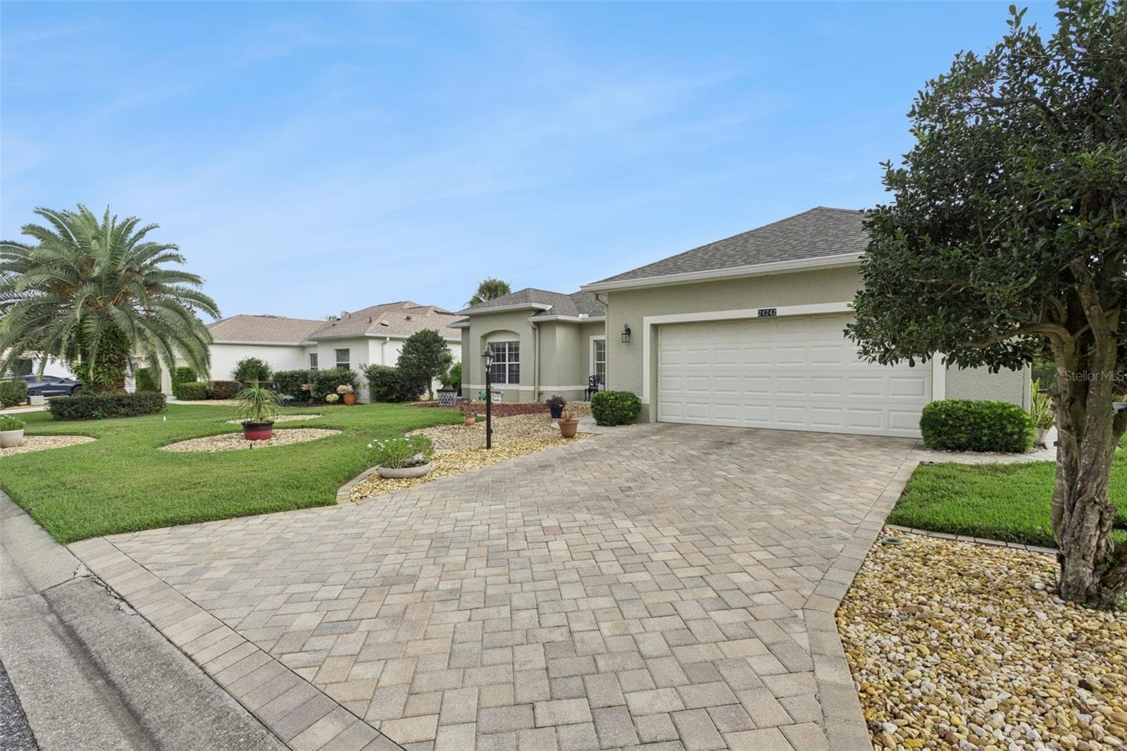 Single Family Residence at 24242 E BELLE MEDE DR, LEESBURG, photo 3 of 61