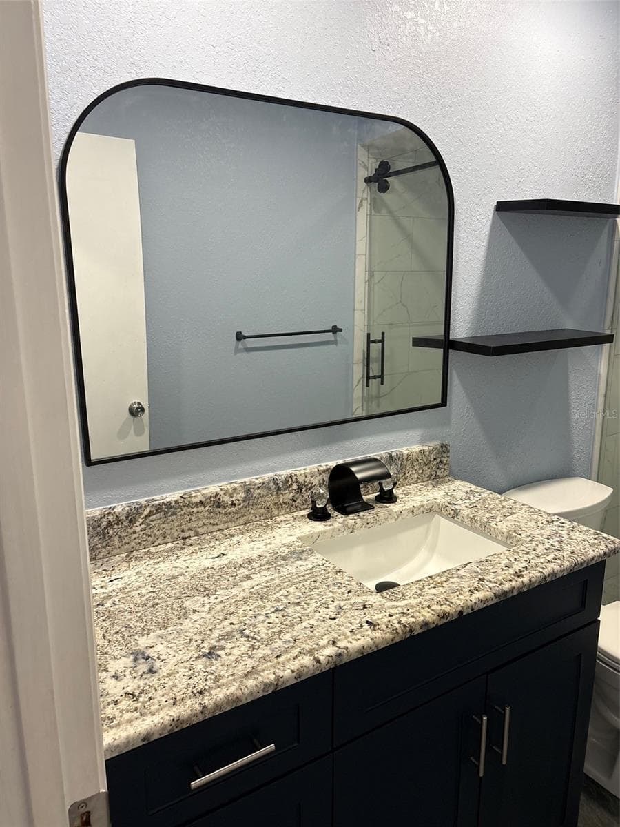 Guest bath vanity - 19005 SW 98TH LOOP, DUNNELLON
