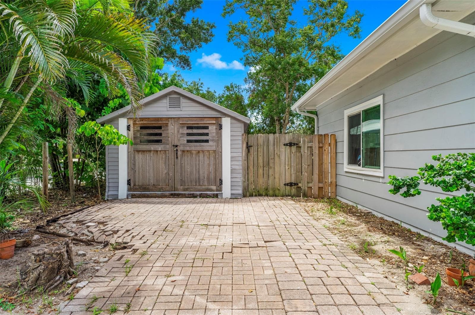 Single Family Residence at 2488 DAVIS BLVD, SARASOTA, photo 37 of 47