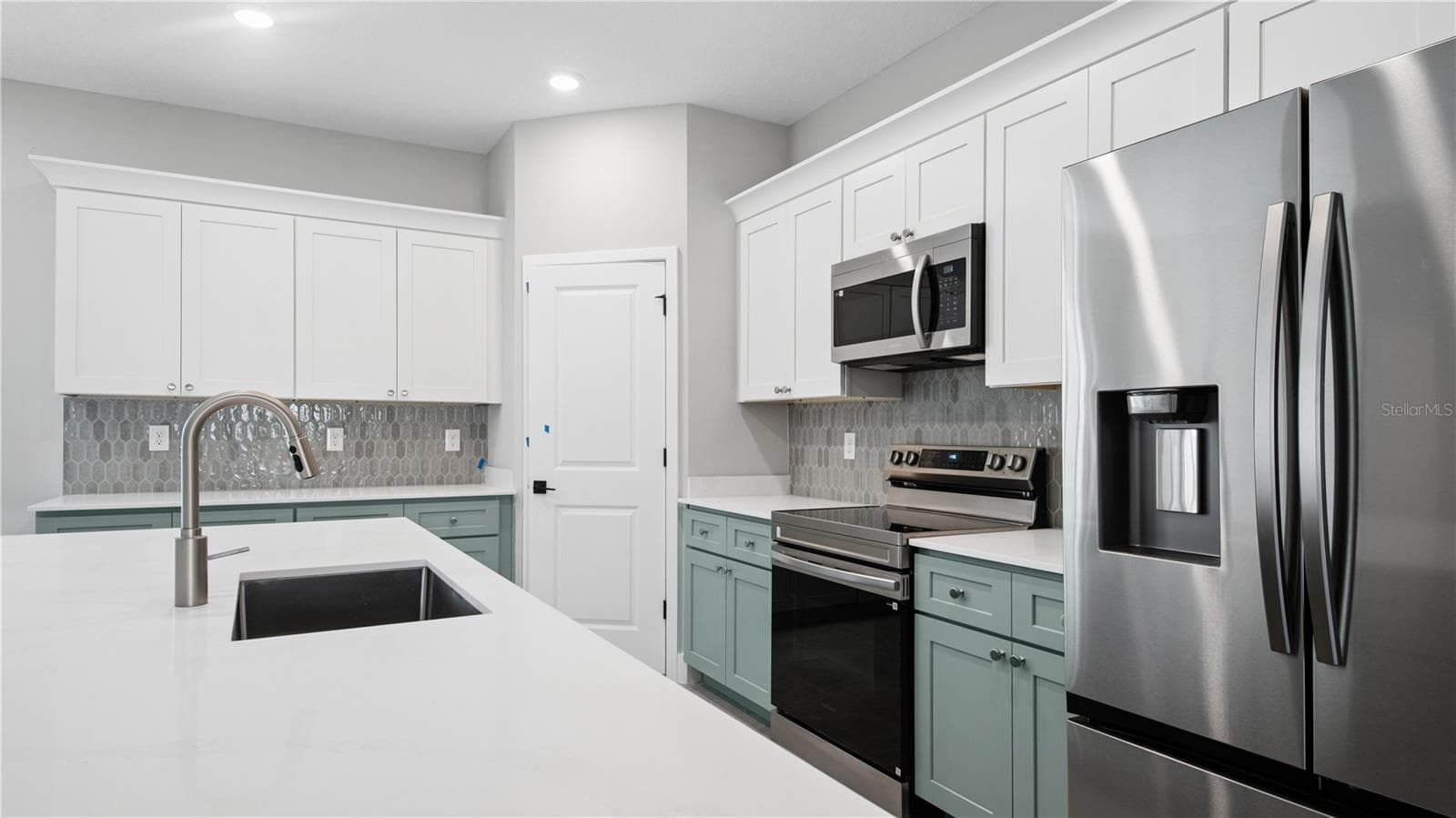 Single Family Residence at 9964 SW 39TH TER, OCALA, photo 8 of 15