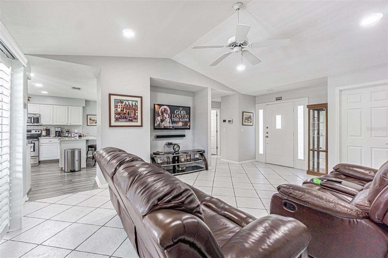 Great room - 29424 SCHINNECOCK HILLS LN, SAN ANTONIO