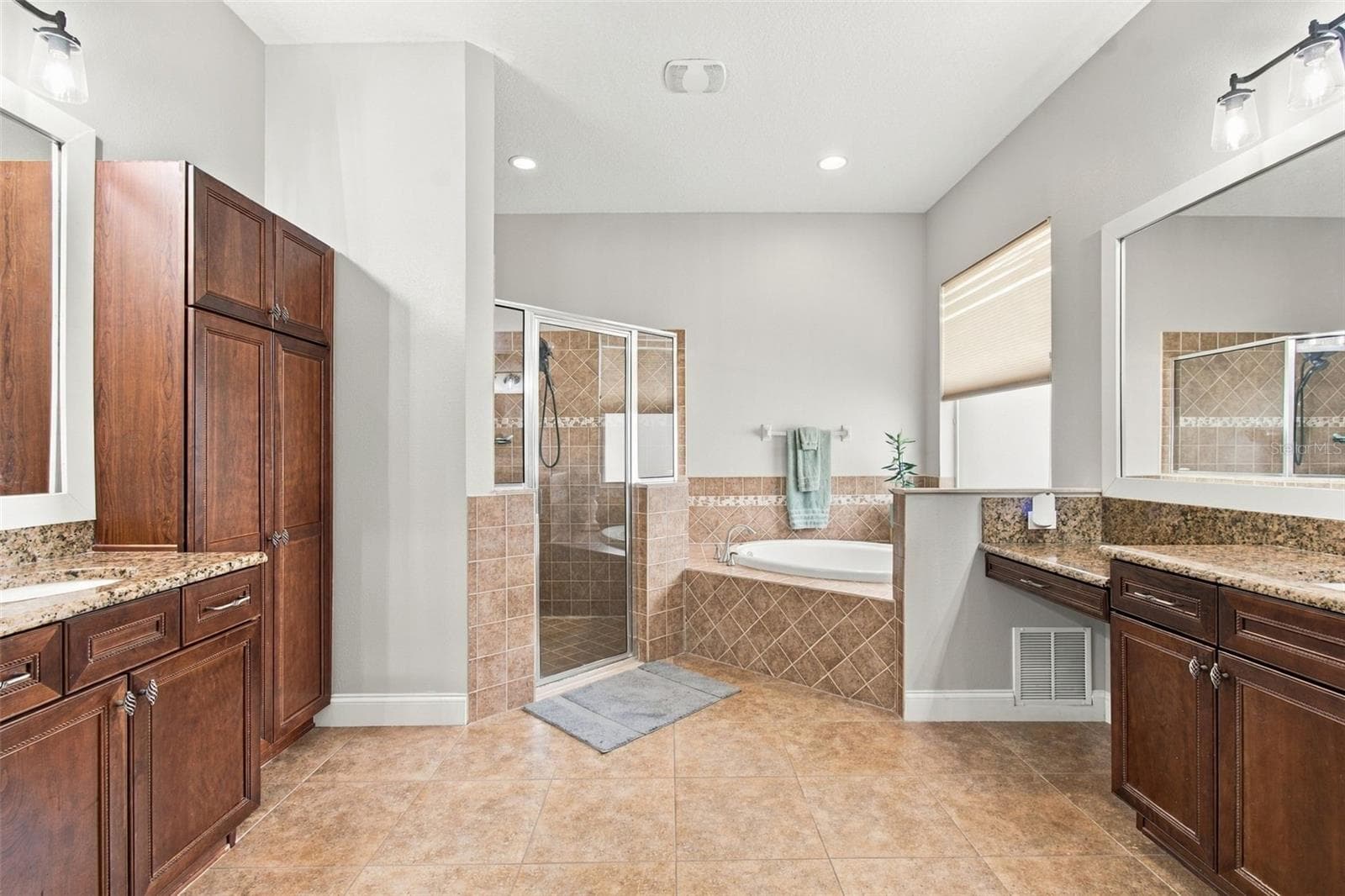 Ensuite Primary Bathroom - 3335 STONEGATE FALLS DR, LAND O LAKES