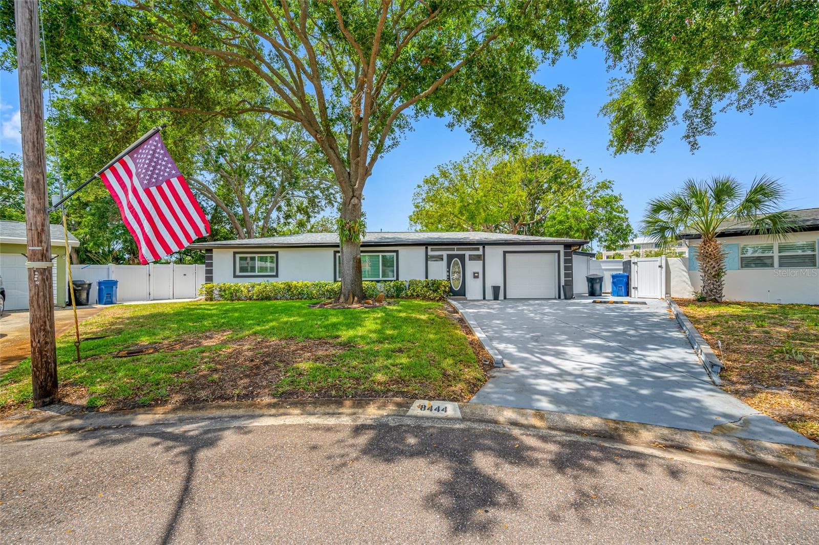 8444 8TH WAY N