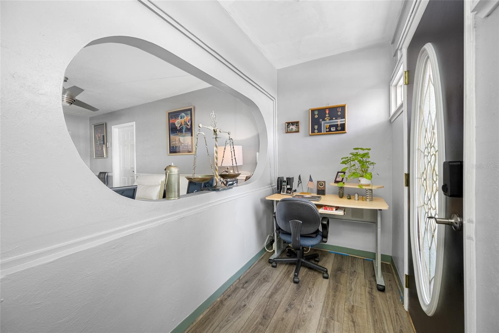Entry Way w office nook - 8444 8TH WAY N, ST PETERSBURG