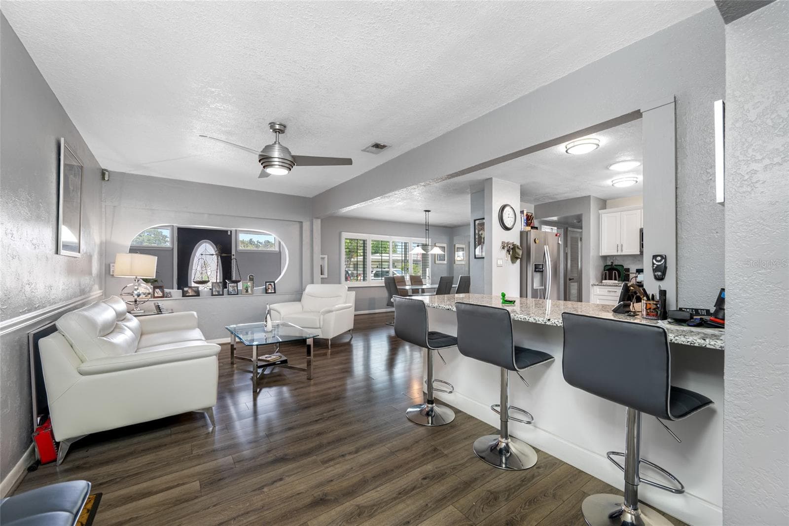 Convenient Breakfast Bar/Island - 8444 8TH WAY N, ST PETERSBURG